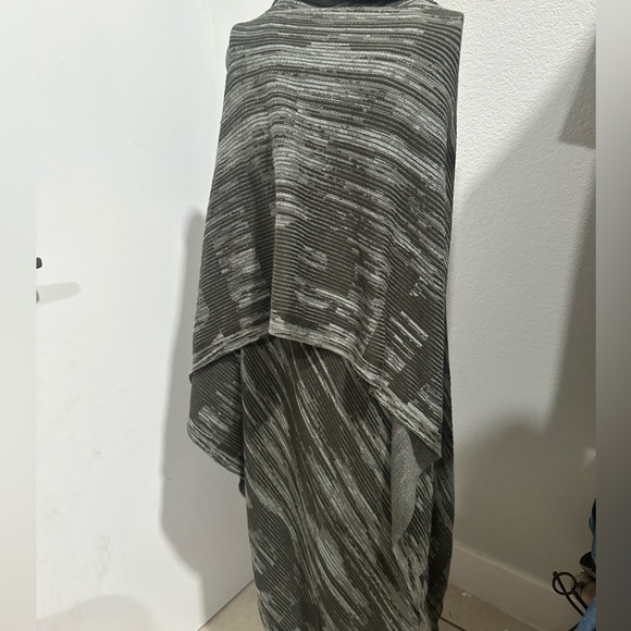 Lululemon The Rest is Written Shawl Wrap - Picture 11 of 12